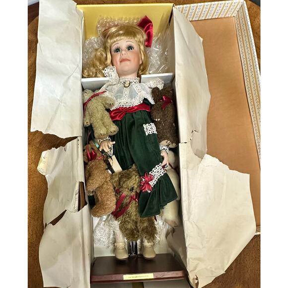 Connoisseur Collection Doll by Seymour Mann 1997 "The Bear Collector" NEW in Box - Picture 12 of 12